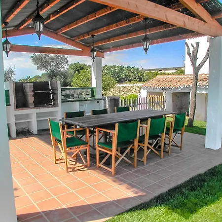 Villa Sleeps 8 Pool Wifi